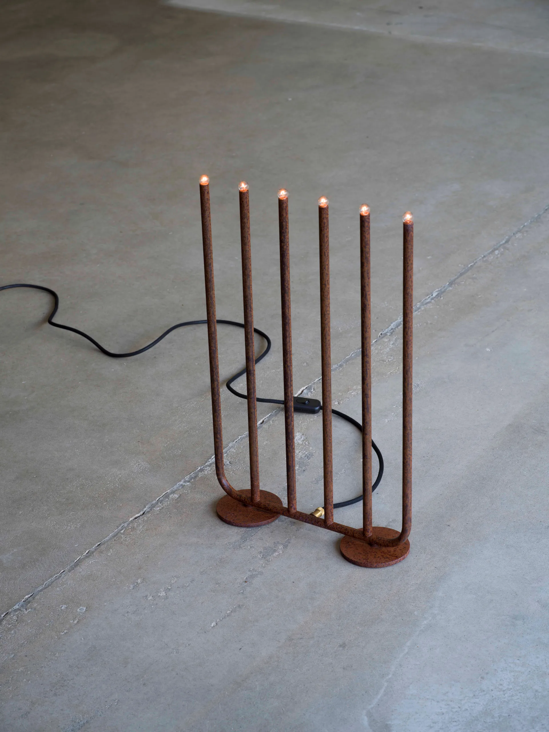 December Atelier 2023 kandelaar, Rust Konsthantverk