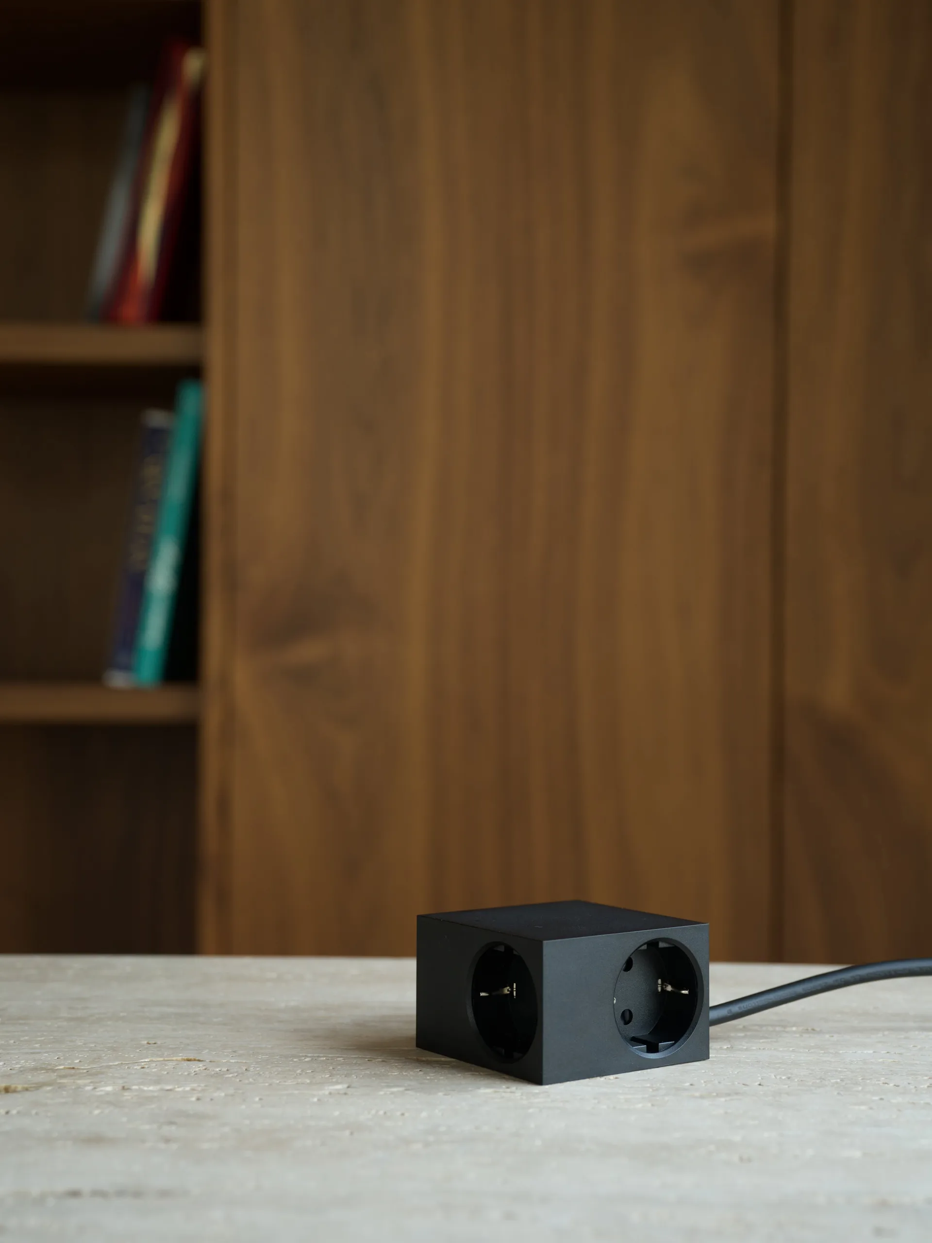 Cuboid stopcontact 2 m, Black Kord