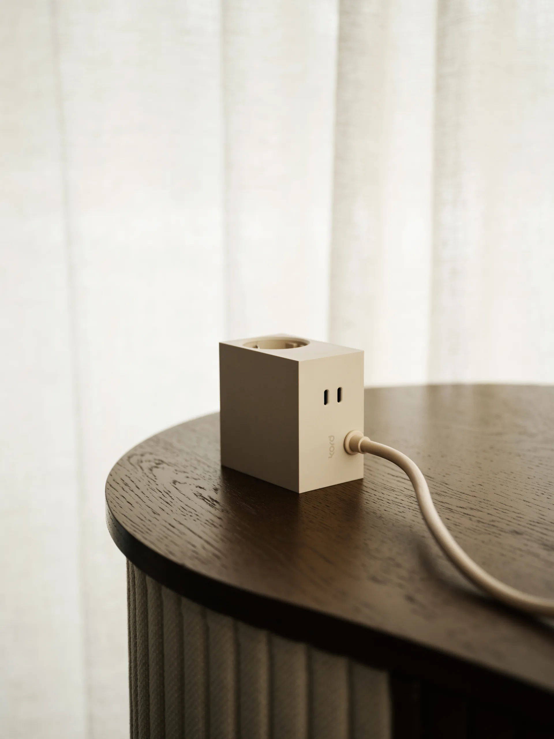Cuboid+ stopcontact USB-C 30W 2 m, Pearled Ivory Kord