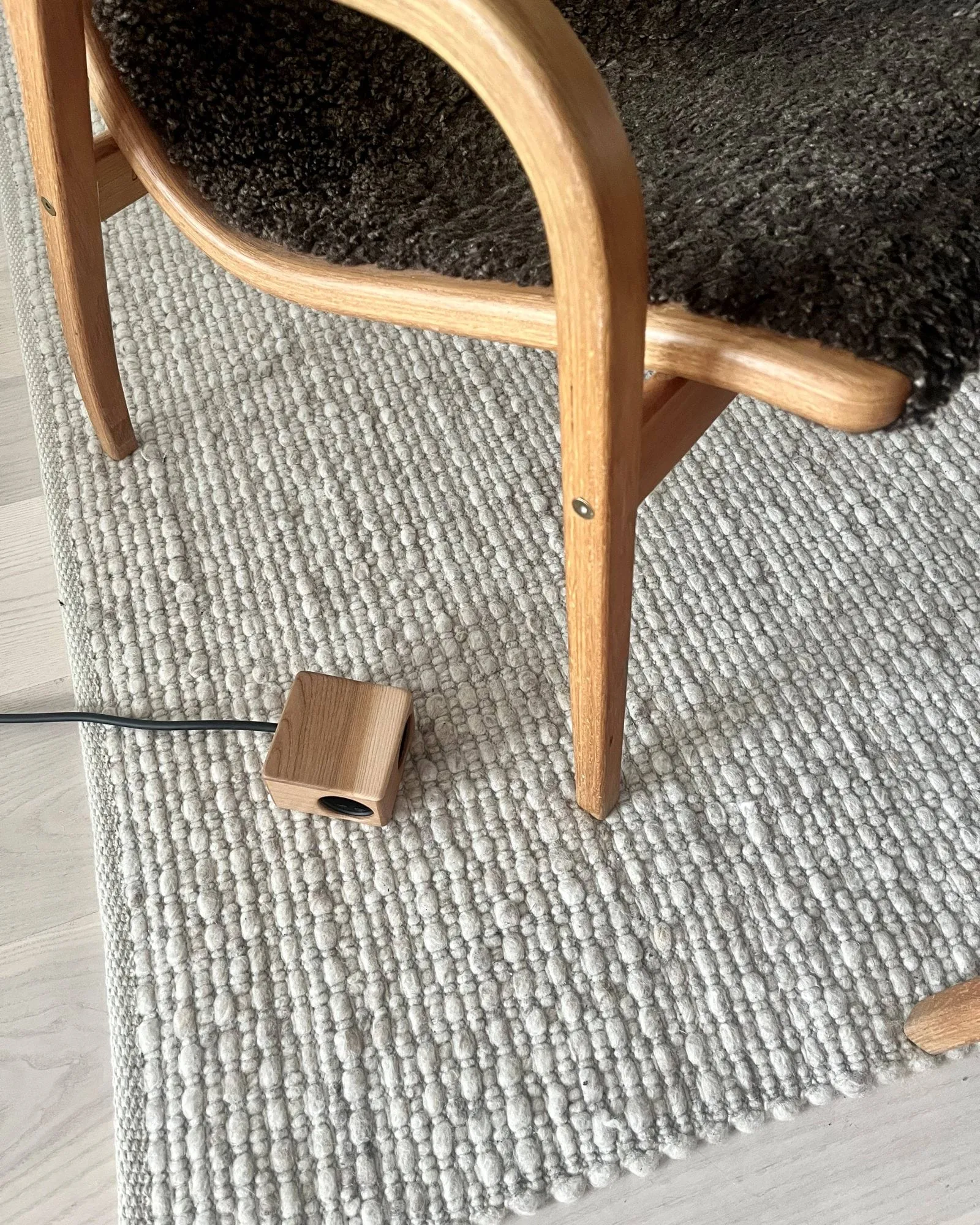 Kord x Bark woodencase-hoes voor Cuboid+ stekkerdoos, Schors Kord