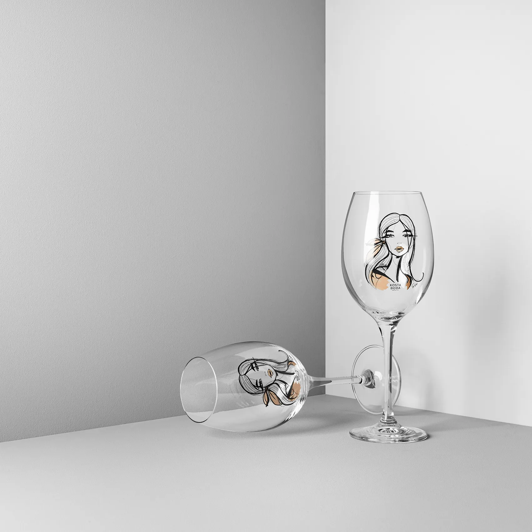 All about you wijnglas 52 cl 2 pack, Wait for her (dusty pink) Kosta Boda