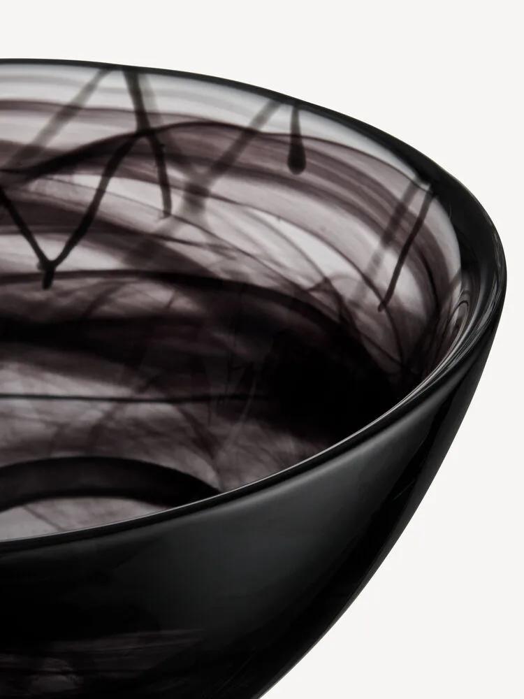 Contrast kom 230 mm, Zwart-zwart Kosta Boda