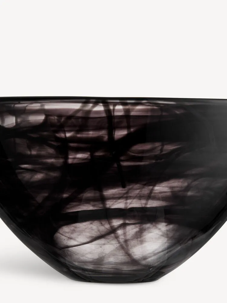 Contrast kom 230 mm, Zwart-zwart Kosta Boda