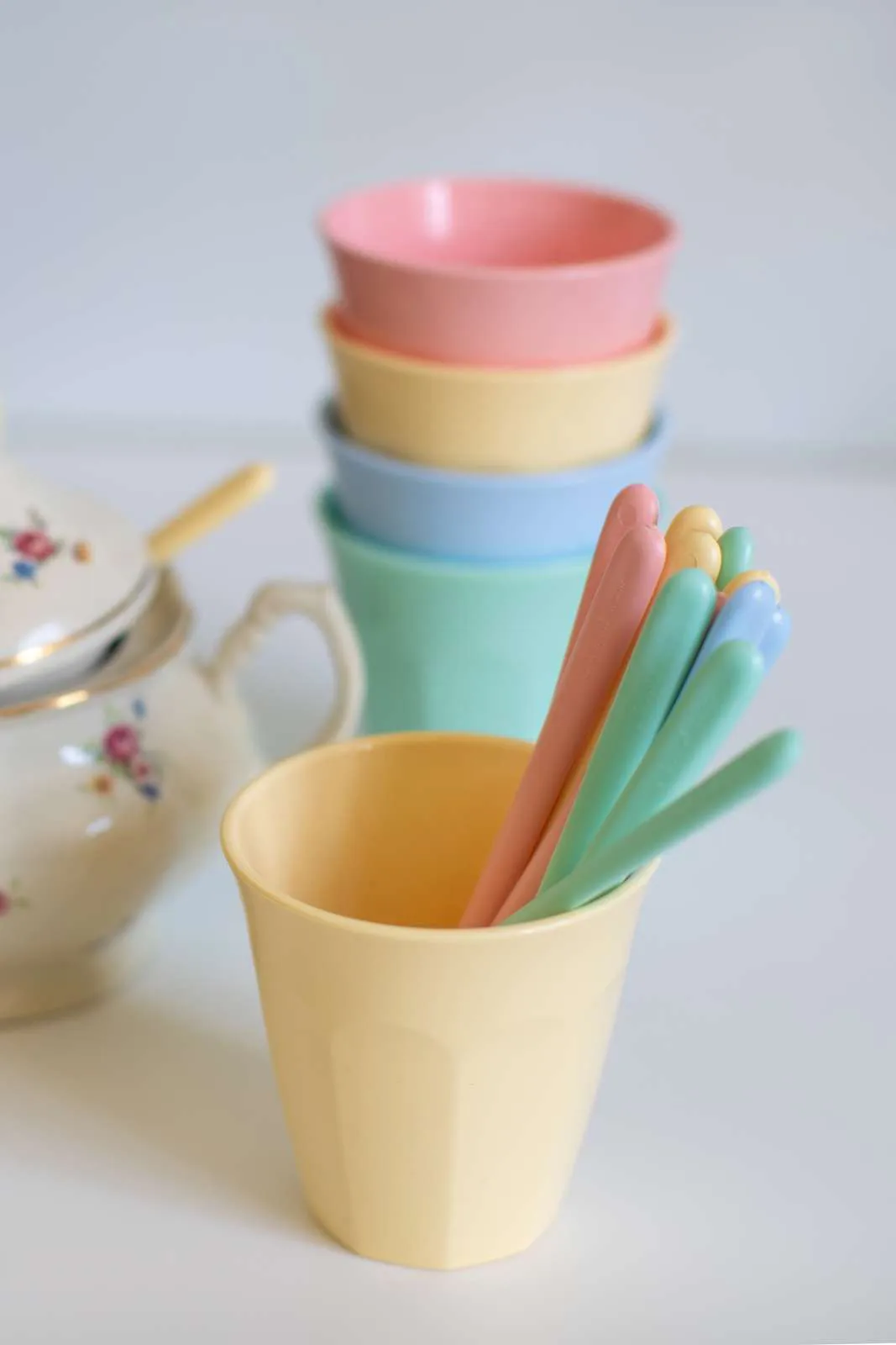 Nora Macarons servies 16-delig, Multi Koziol