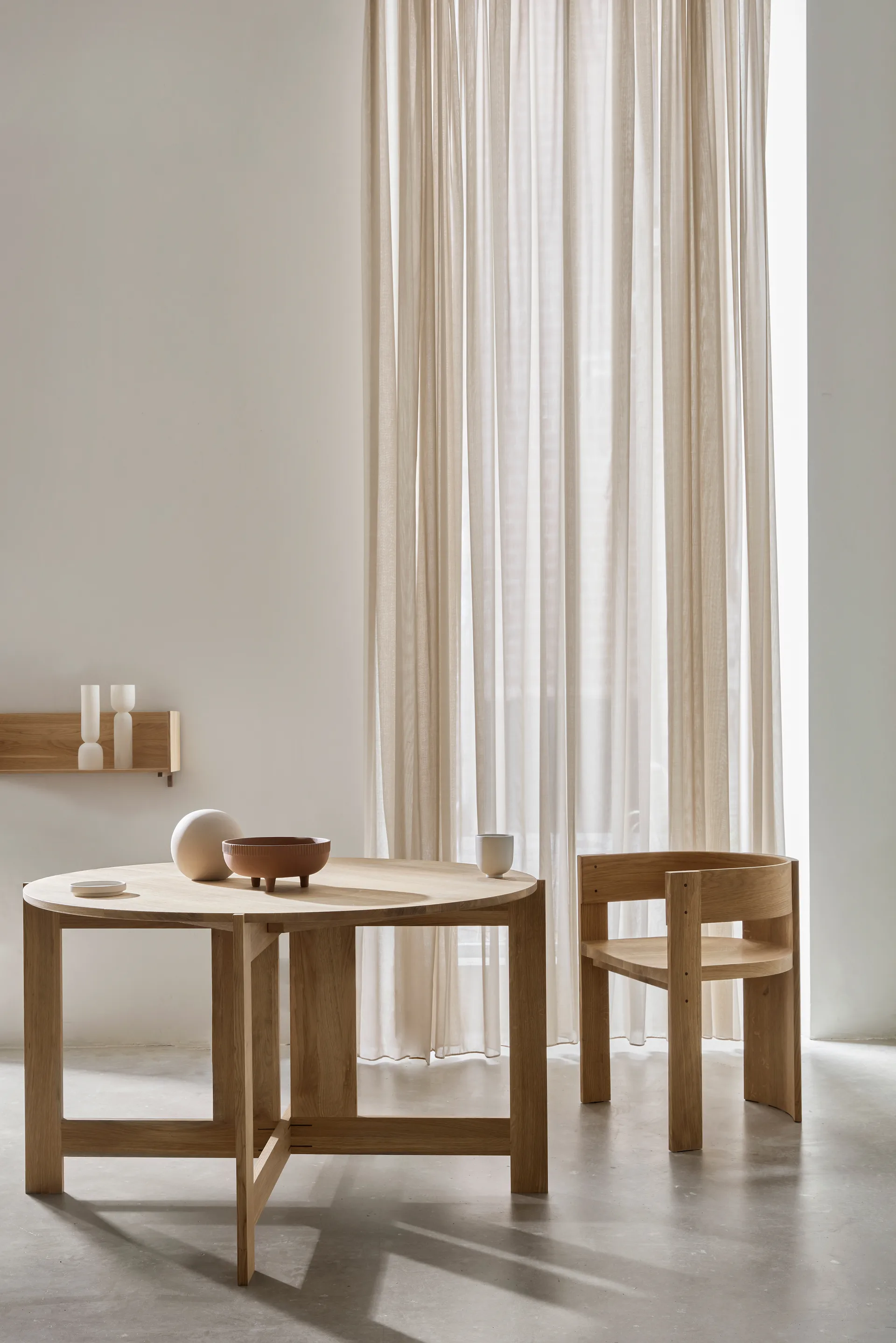 Collector stoel, Warm gelakt eik-walnoot Kristina Dam Studio