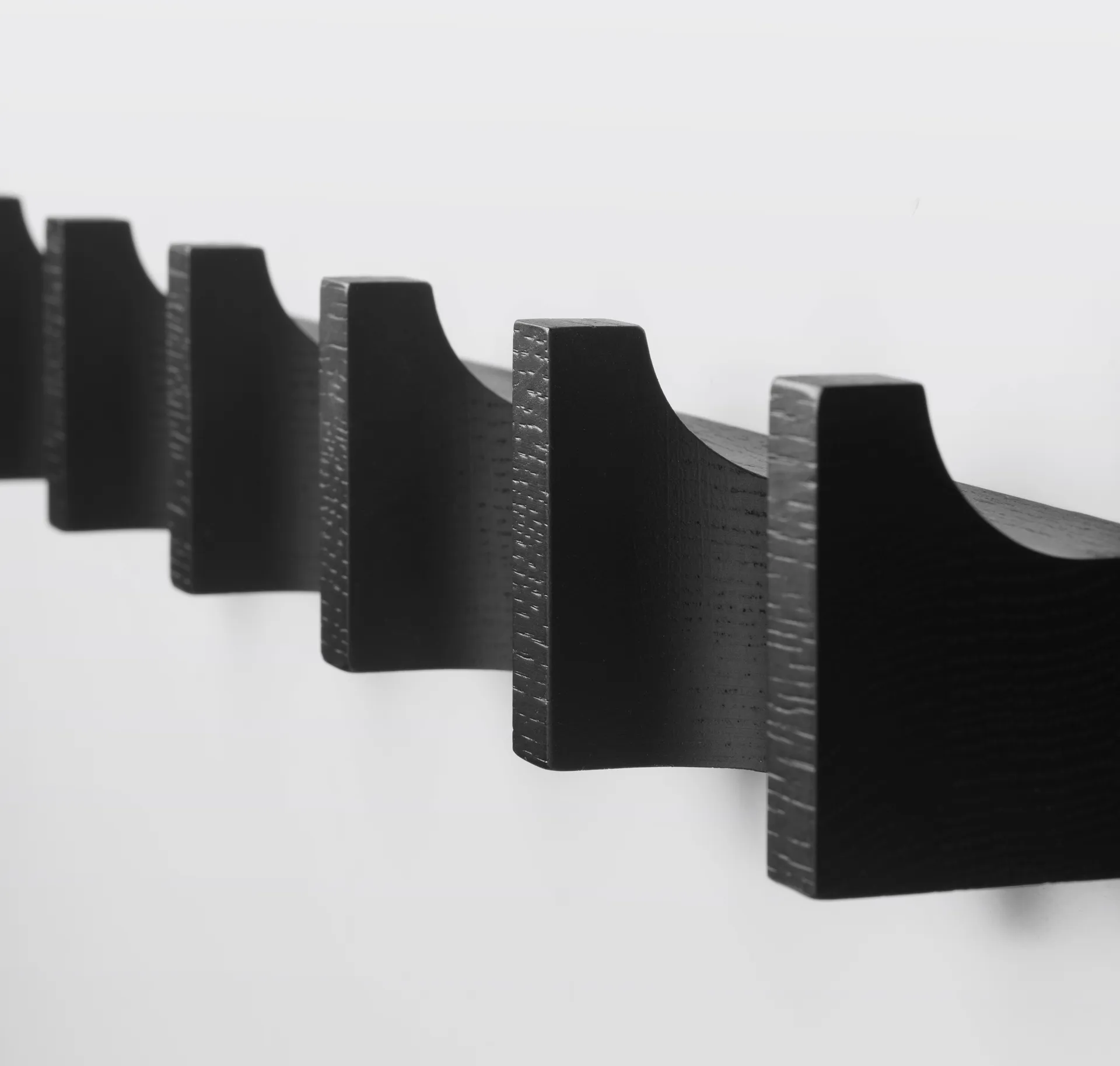 Column kapstok 49 cm, Zwartgelakt eik Kristina Dam Studio