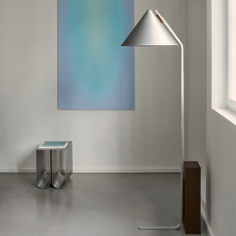 Cone vloerlamp, aluminium geborsteld Kristina Dam Studio