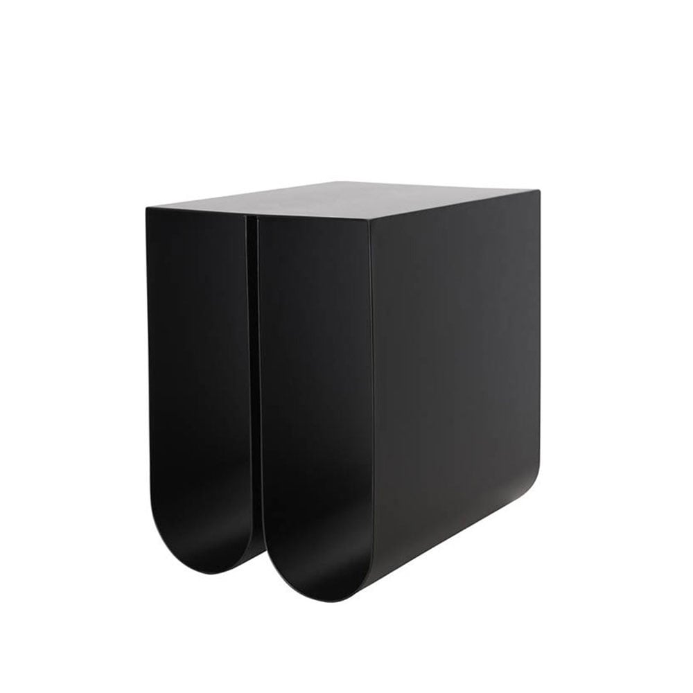 Kristina Dam Studio Curved bijzettafel black