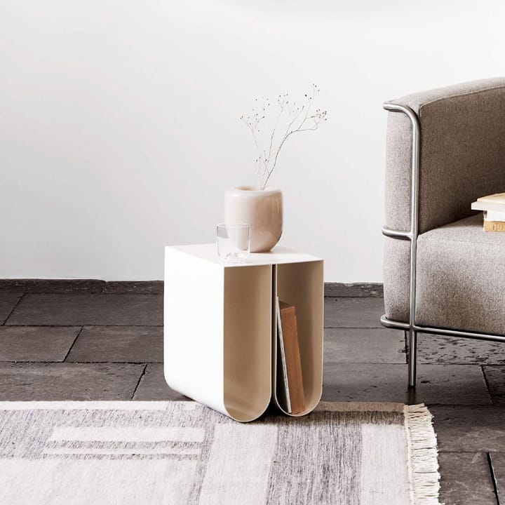 Curved bijzettafel, black Kristina Dam Studio