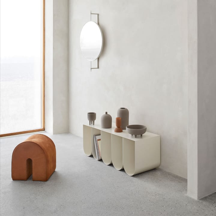 Curved zitpoef, leer black Kristina Dam Studio