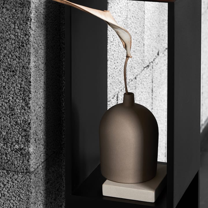 Dome vaas, grey engobe, large Kristina Dam Studio