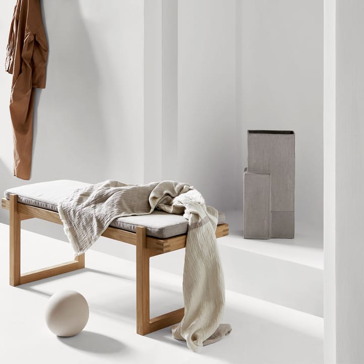 Minimal bankje, oak Kristina Dam Studio