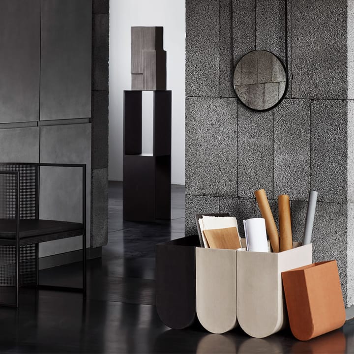 Pedestal bijzettafel, black Kristina Dam Studio