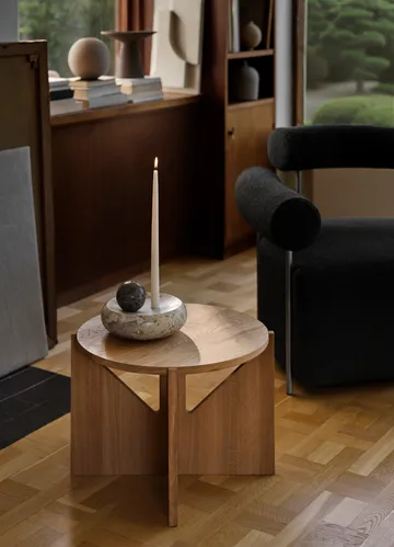 Simple salontafel Ø52 cm - Warm gelakt eikenhout - Kristina Dam Studio