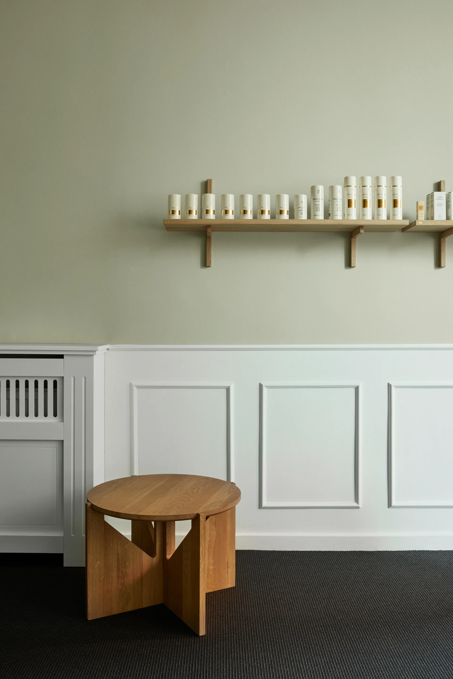 Simple salontafel Ø52 cm, Warm gelakt eikenhout Kristina Dam Studio