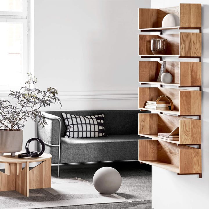 Stack wandplank, oak, console van donkergeolied walnoothout Kristina Dam Studio