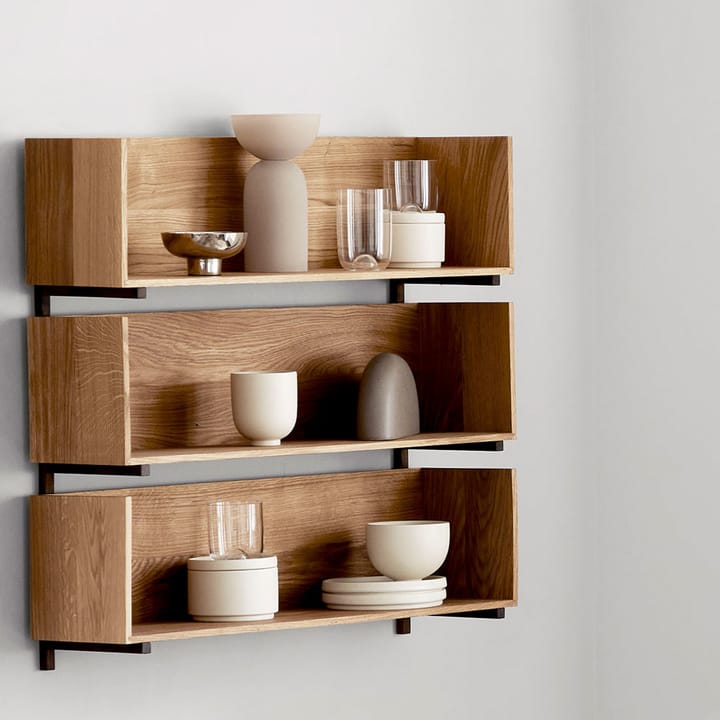 Stack wandplank, oak, console van donkergeolied walnoothout Kristina Dam Studio