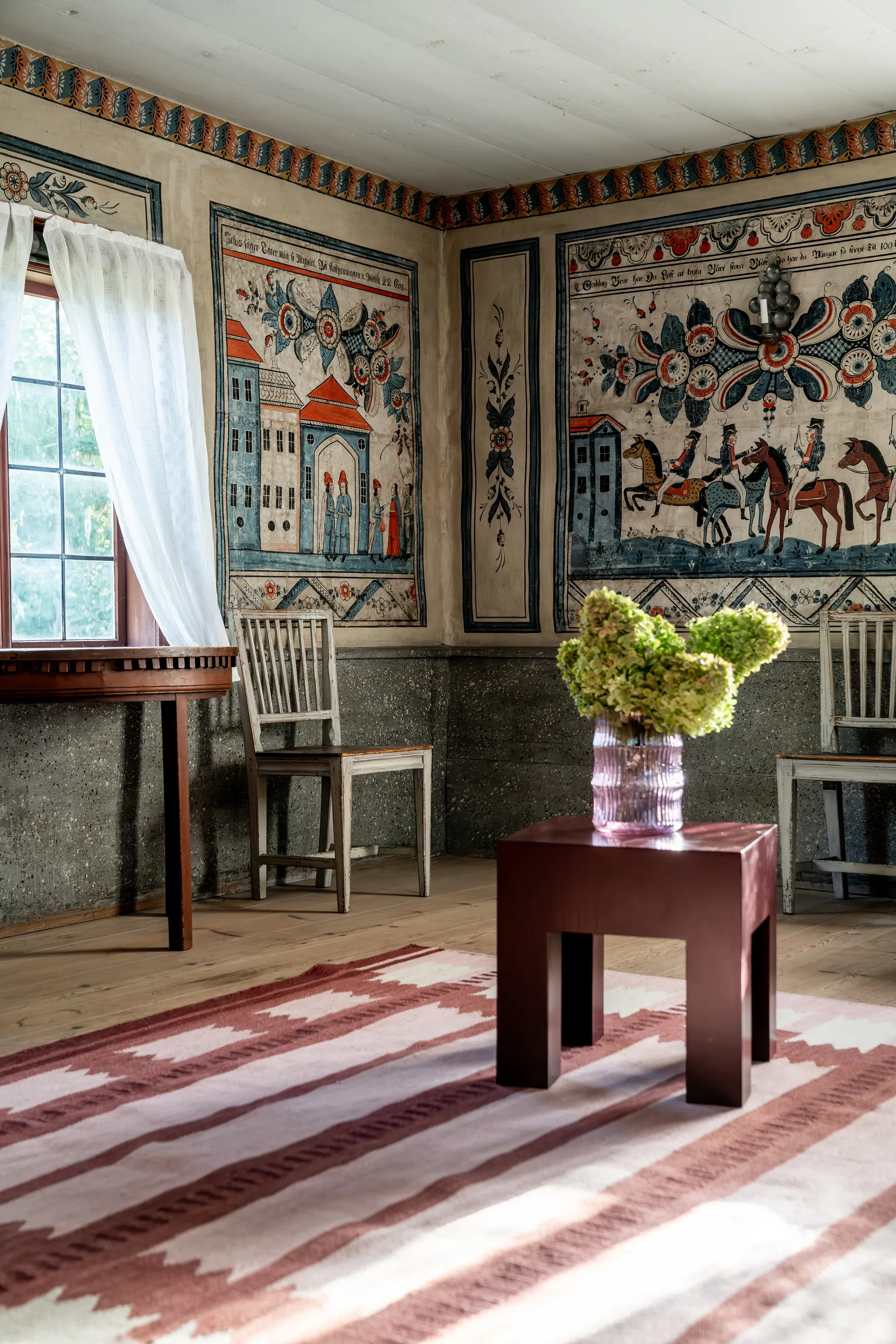 Röllakan Iris wollen vloerkleed, Rasberry, 140x200 cm Layered