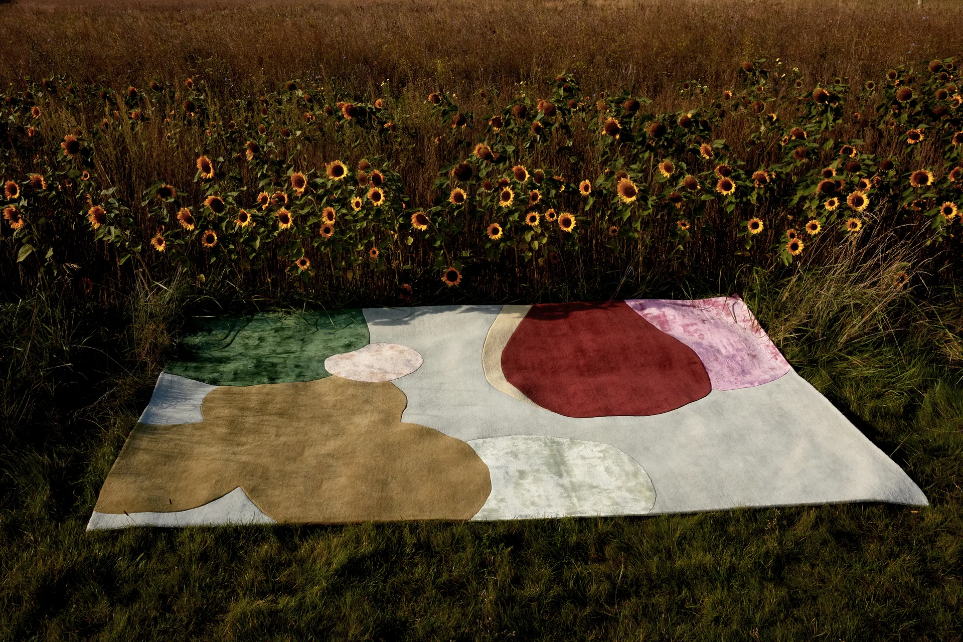 Sleeping Flower wollen vloerkleed, 180x270 cm Layered