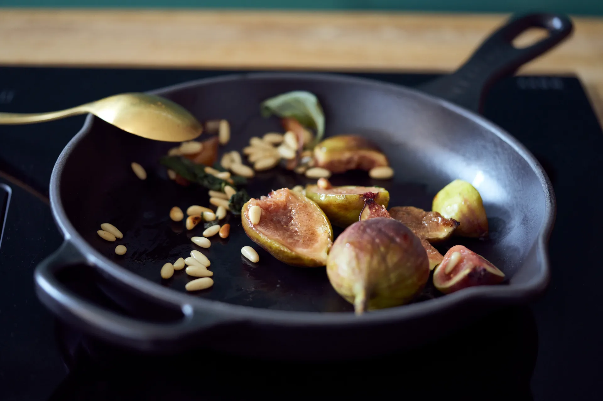 Le Creuset Signature diepe koekenpan Ø26 cm, Matte black Le Creuset