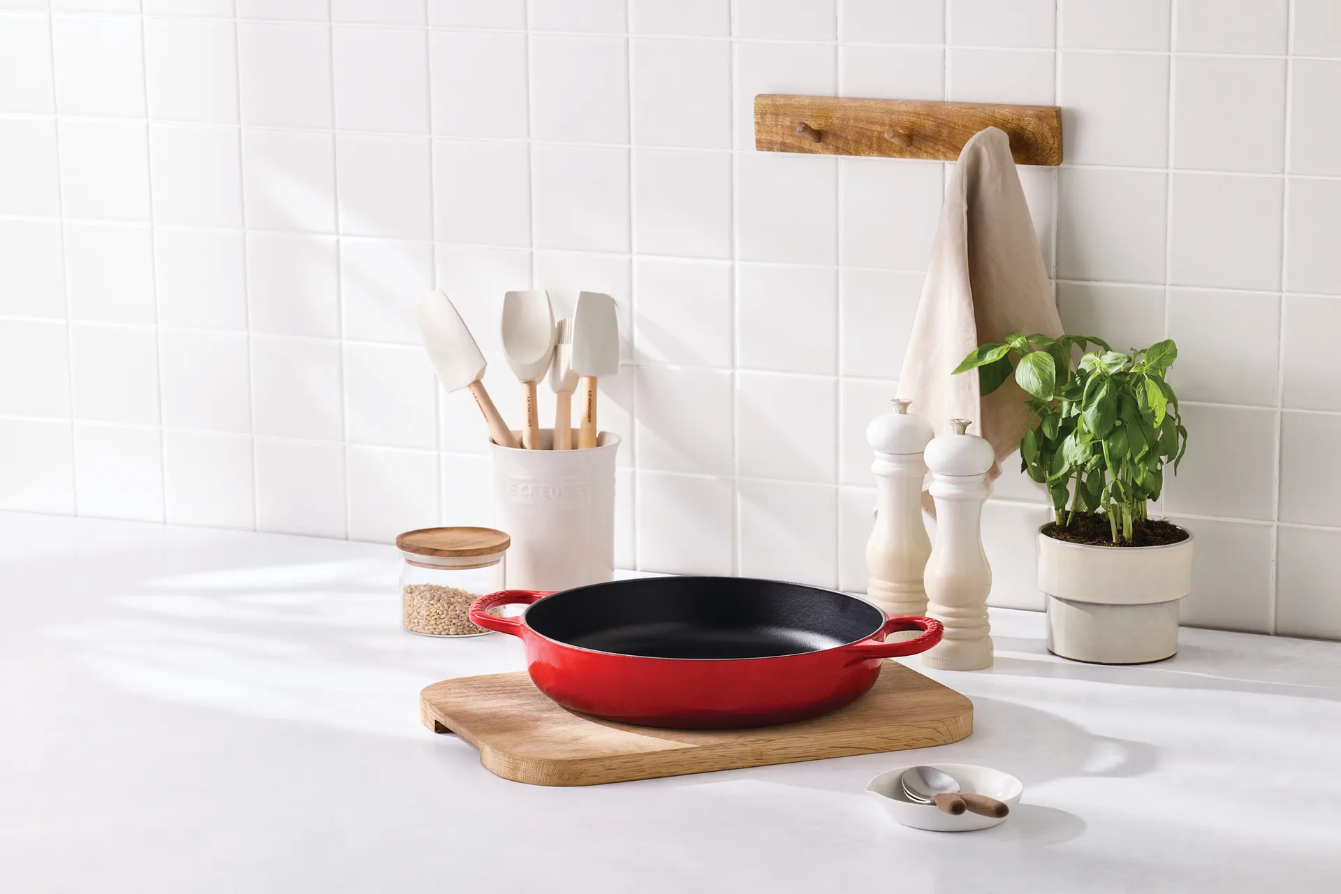 Signature Everyday pan 28 cm, Cerise Le Creuset