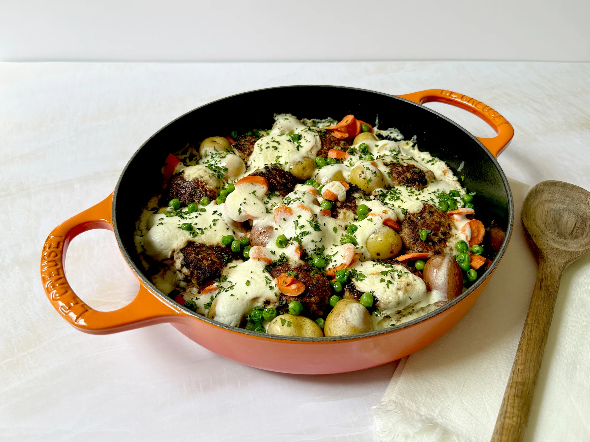 Signature Everyday pan 28 cm, Flame Le Creuset