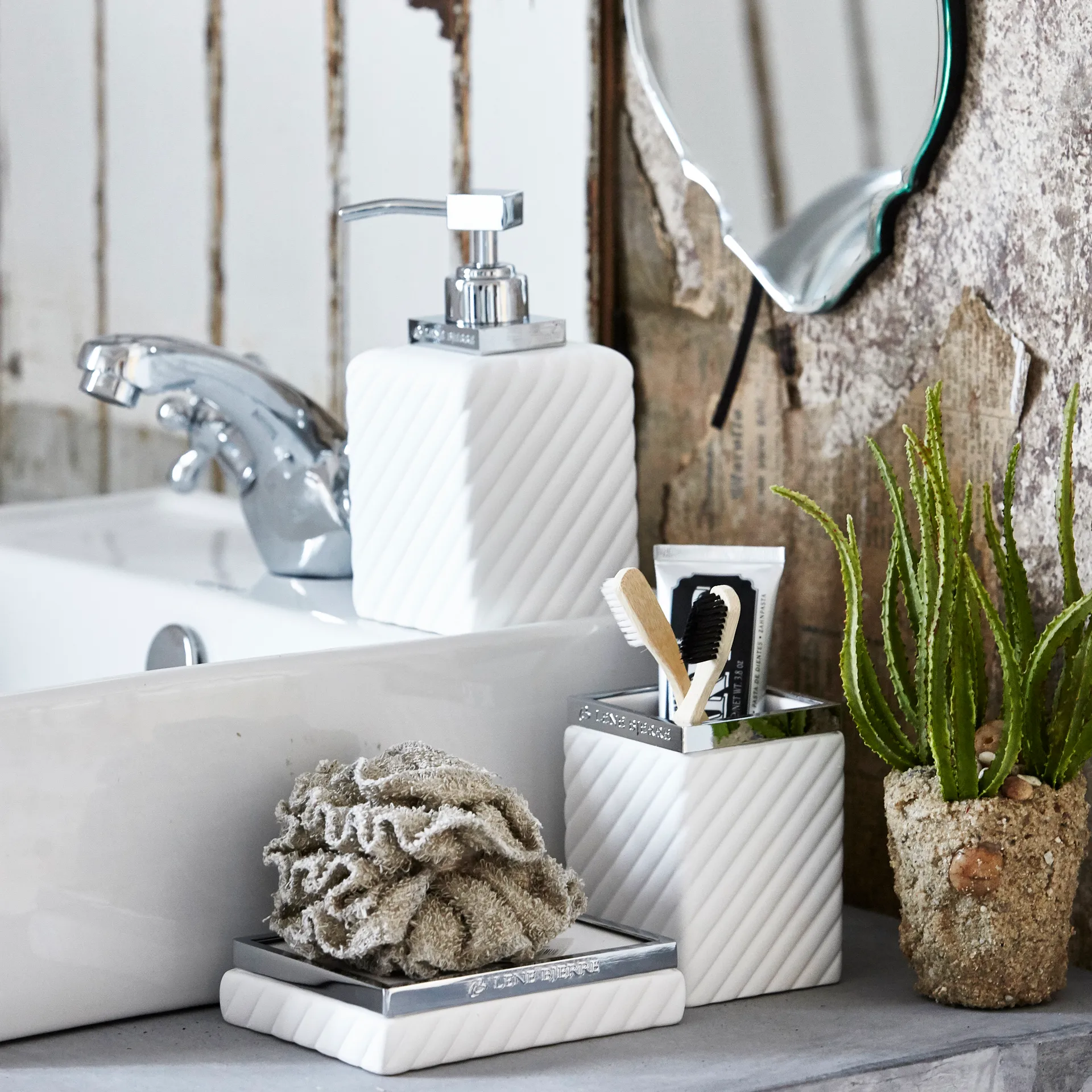 Portia tandenborstelbeker, wit-zilver Lene Bjerre