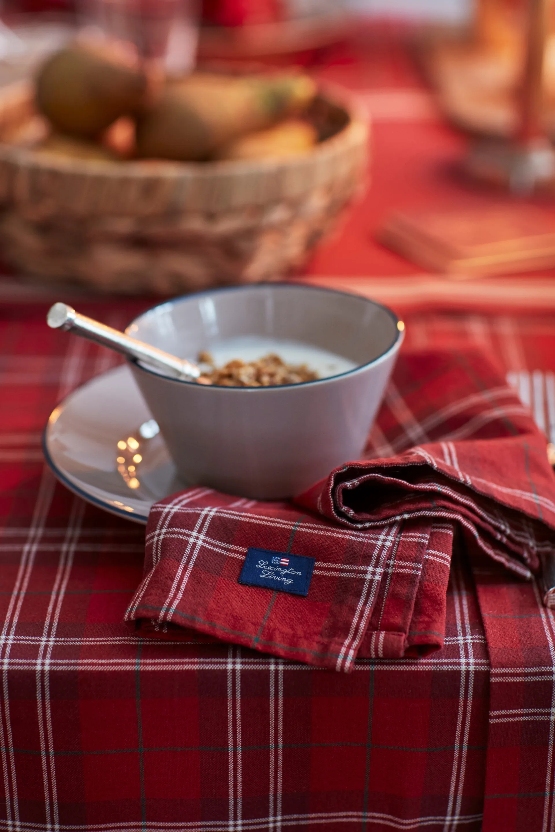 Checked Organic Cotton Oxford tafelkleed 180x180 cm, Red-beige-green Lexington