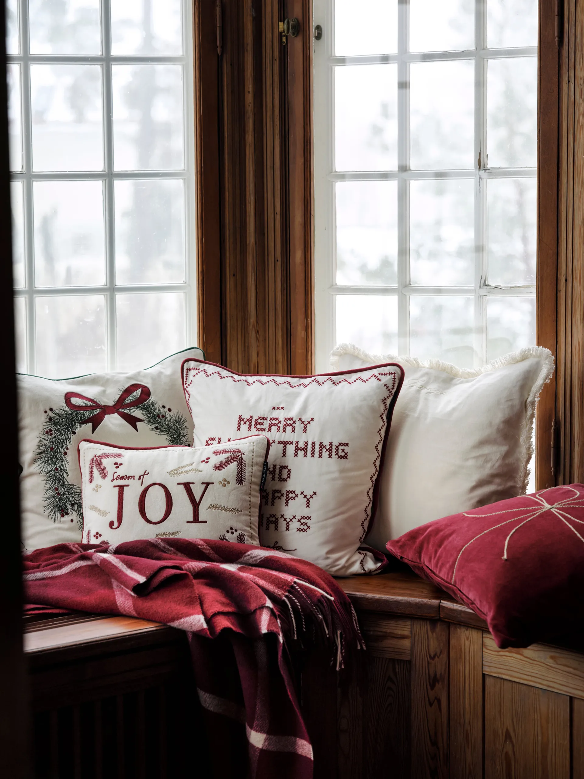 Happy always kussenhoes 50x50 cm, Wit-rood Lexington