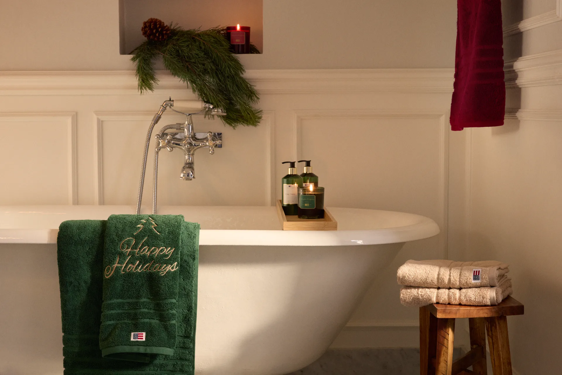 Happy Holidays Juniper biologische handdoek 50x70 cm, Green-Light Beige Lexington