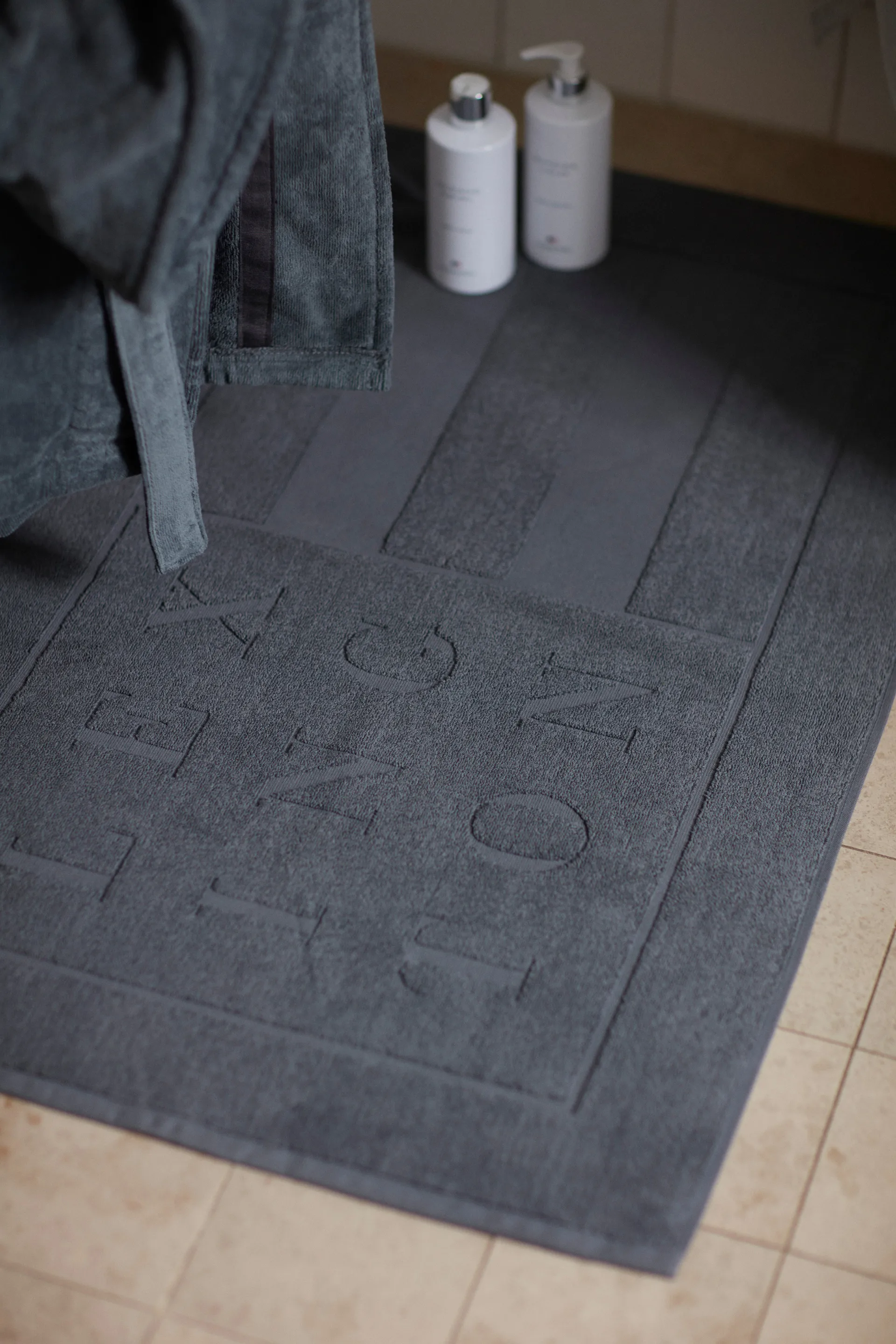 Lexington Hotel badmat 60x90 cm, Dark gray Lexington