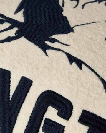 Mountains Logo sierkussen van wolmix - White-navy, 50x30 cm - Lexington