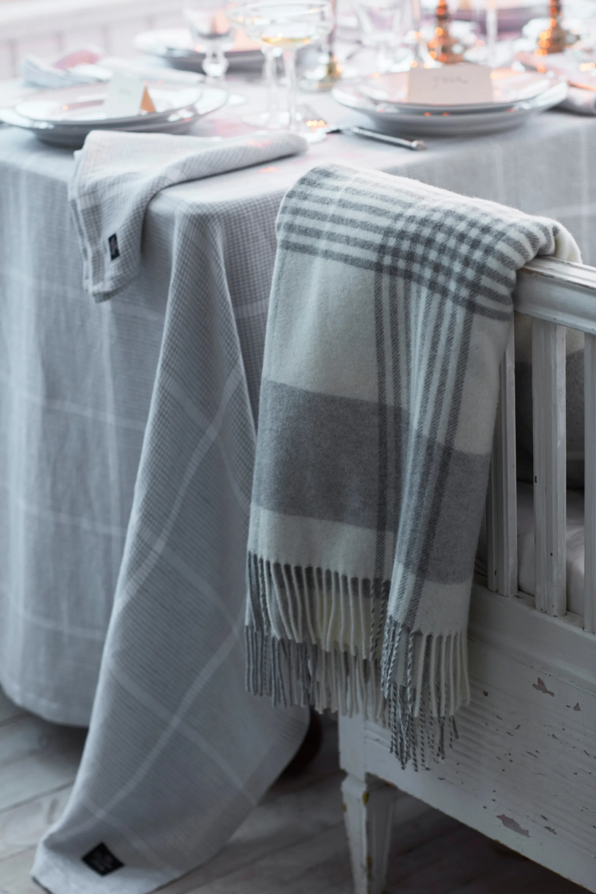Pepita Check Cotton Linen tafelkleed 150x250 cm, White-light gray Lexington