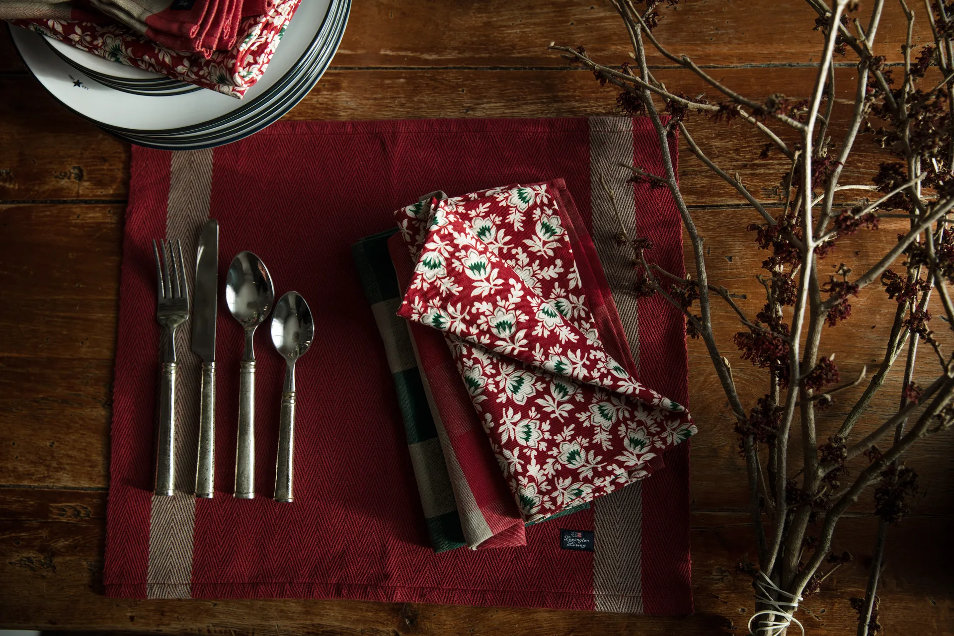 Printed Organic Cotton Twill servet 50x50 cm, Red-beige-green Lexington