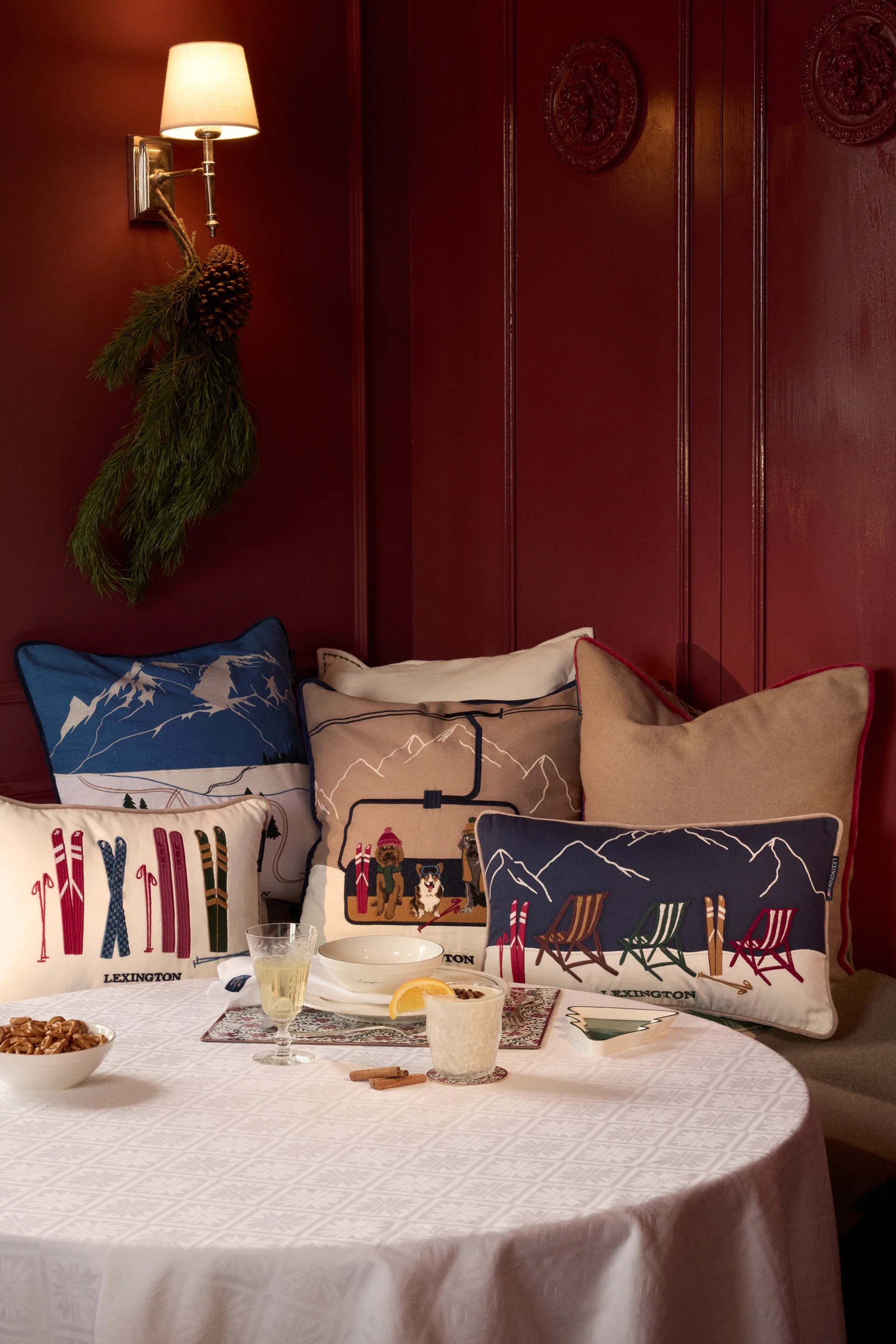 Skis and Poles eko. fluweel katoen kussen 30x40 cm, White-multi Lexington