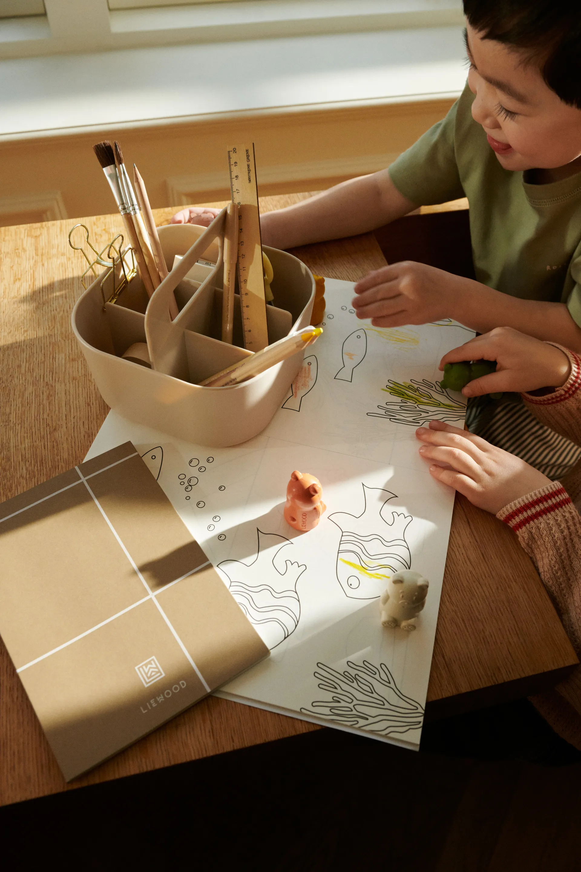 May sorteerbak, Sandy Liewood