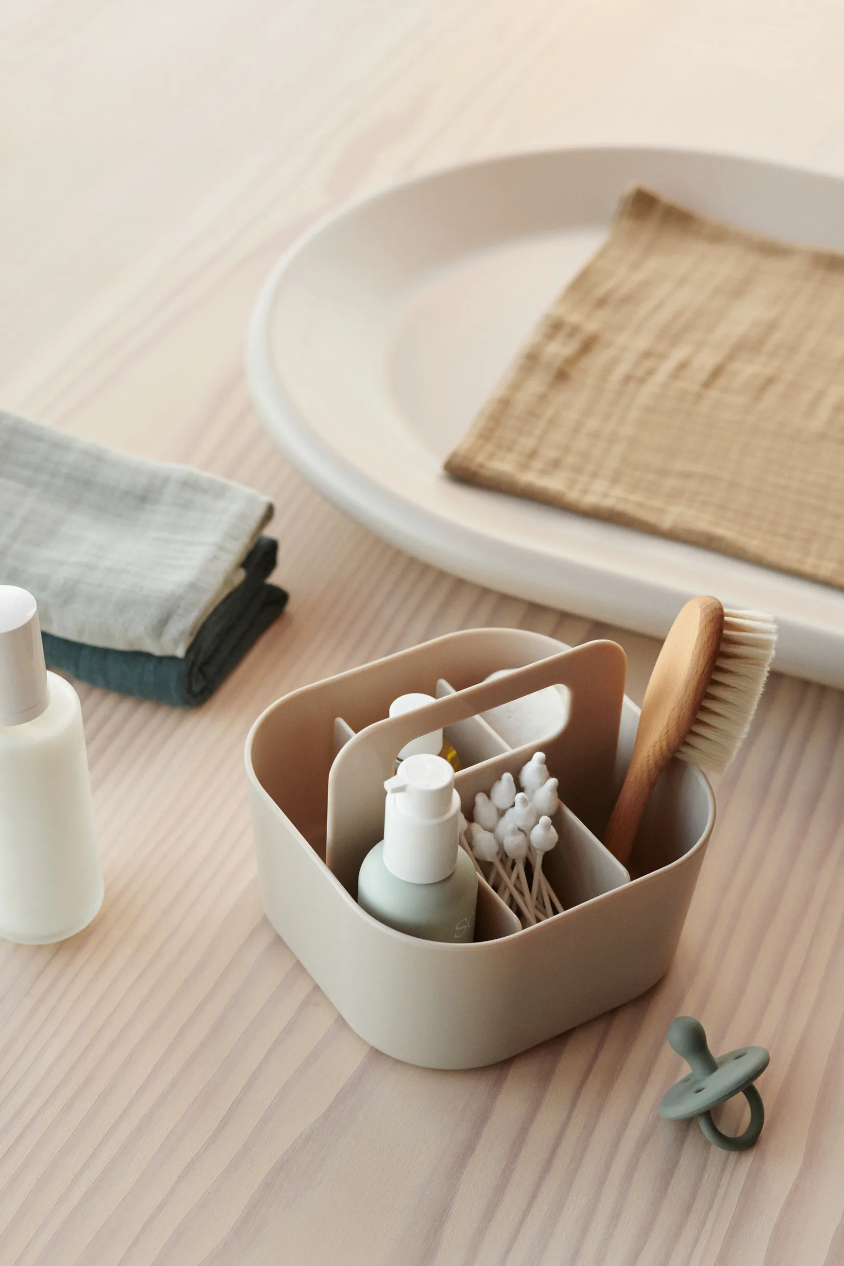 May sorteerbak, Sandy Liewood