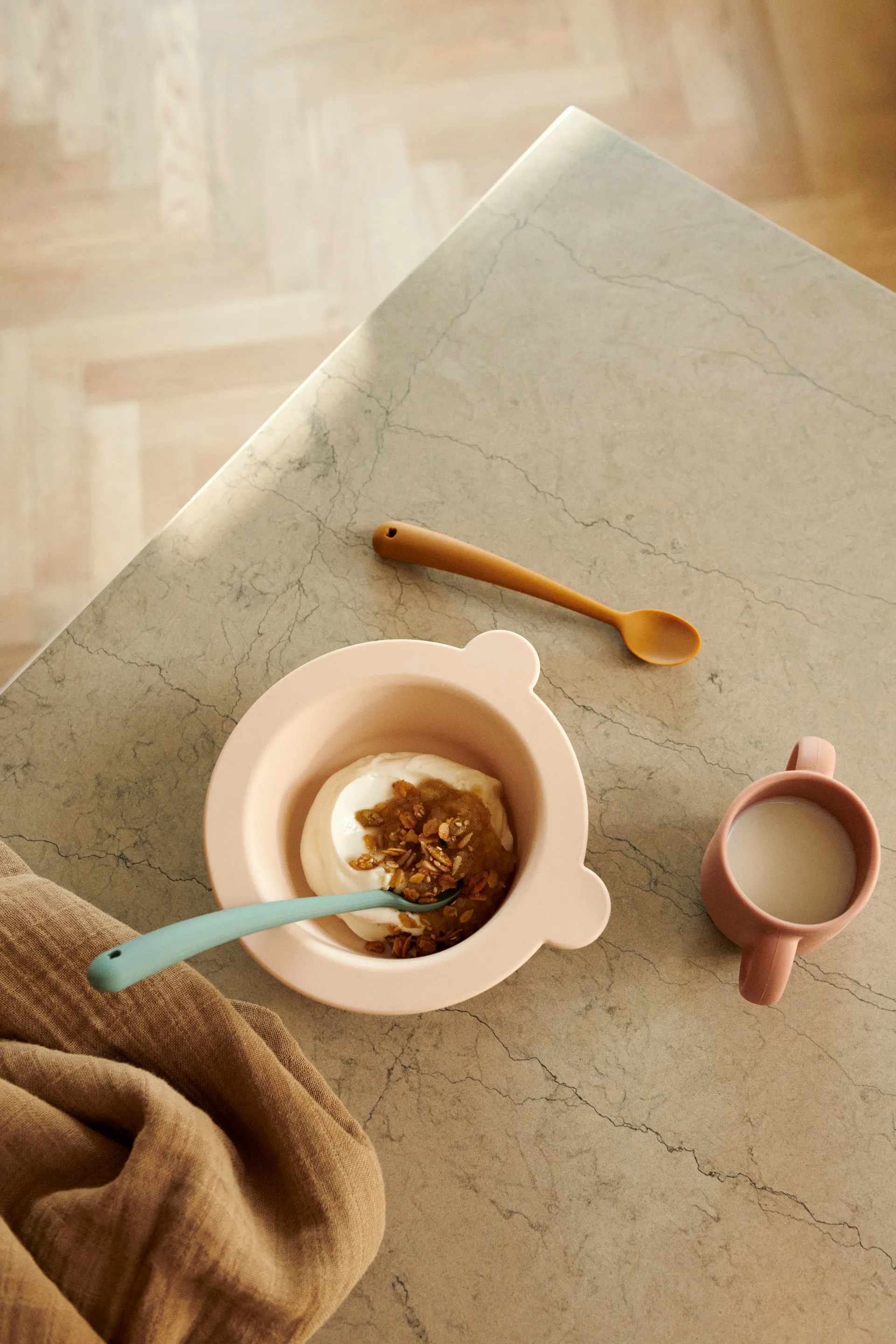 Peony bord met zuignap Ø16 cm 2-delig, Mustard-tuscany rose mix Liewood