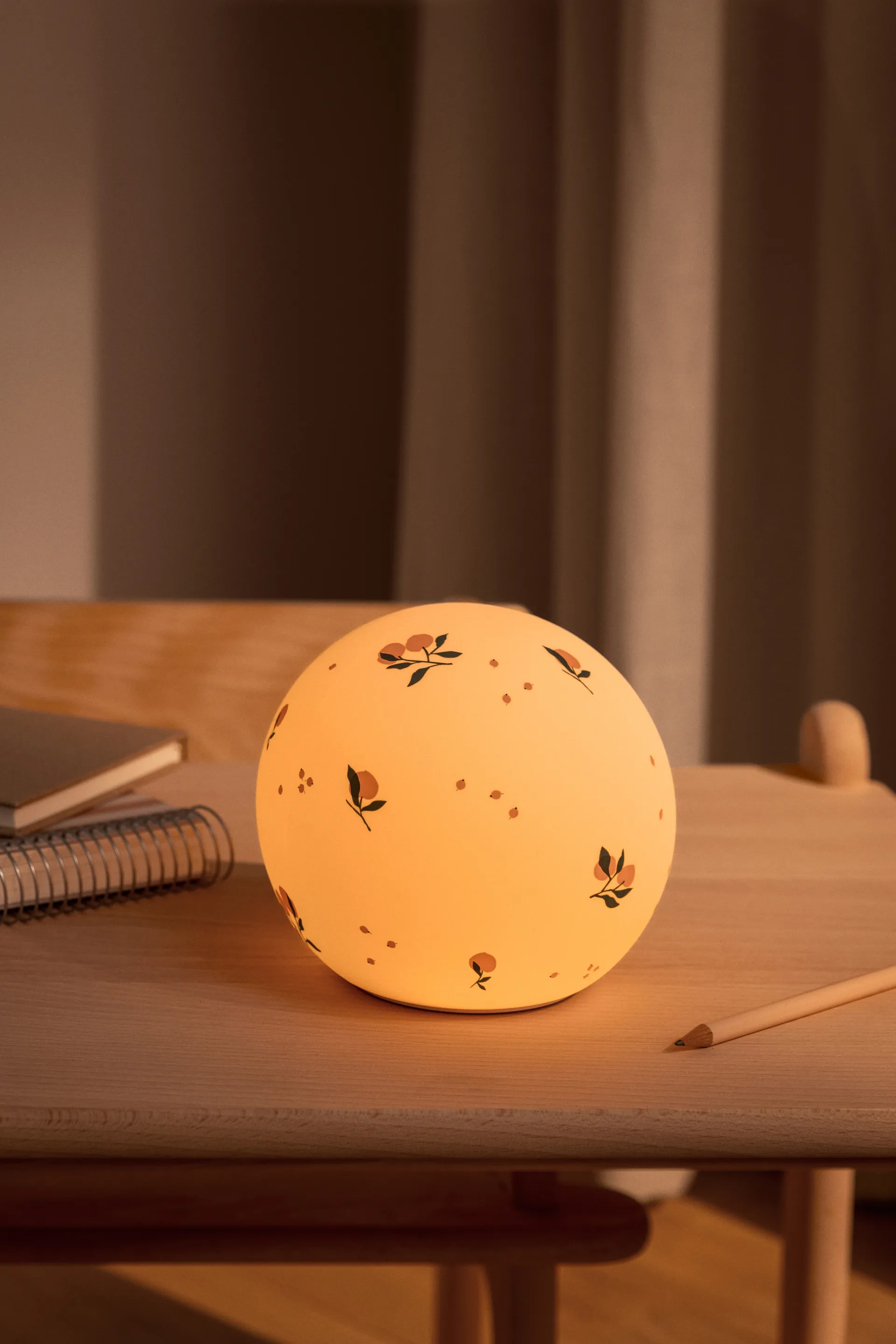 Yuki nachtlampje, Peach-Sea shell Liewood
