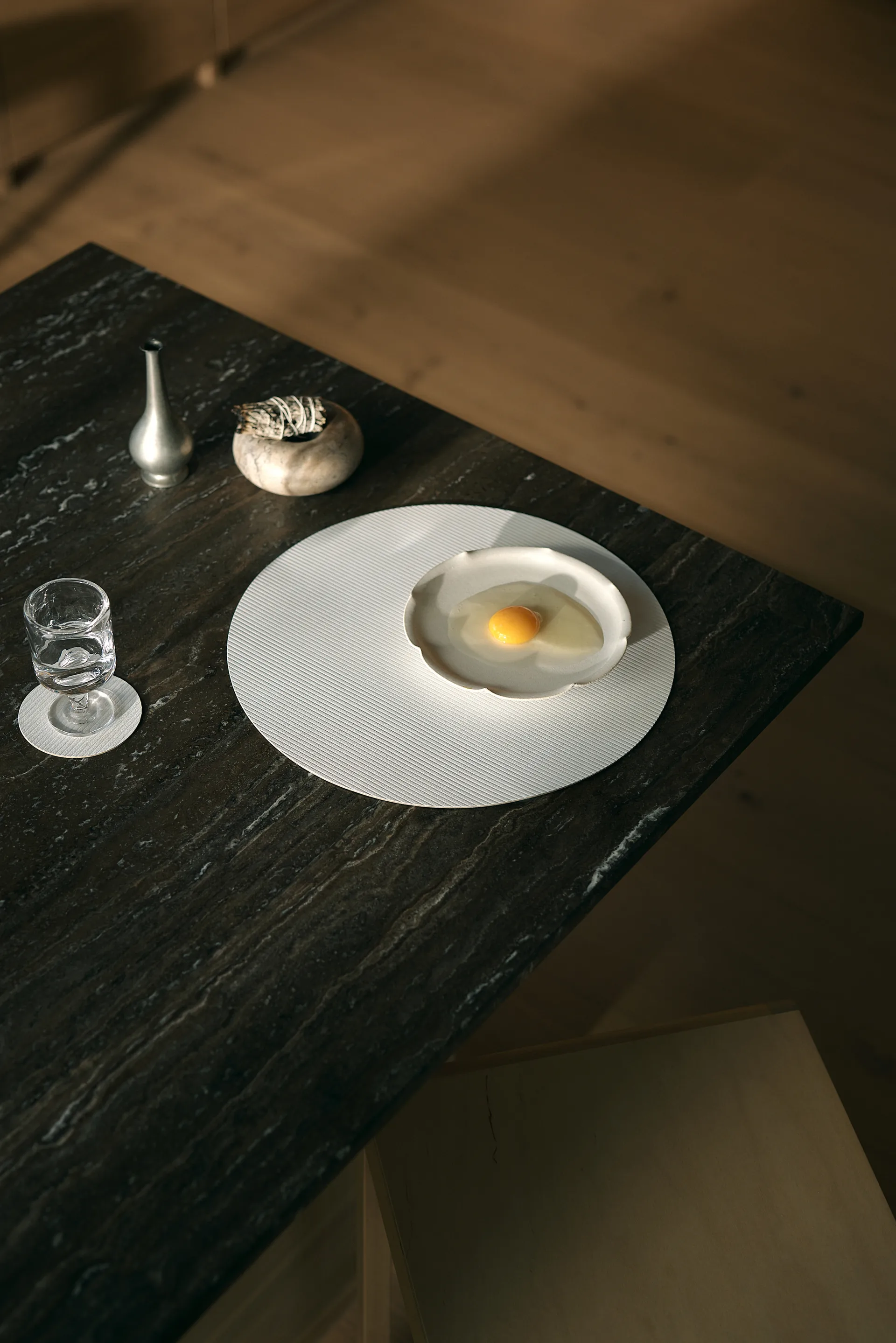 Corduroy onderzetter, Pure white, circle LIND DNA