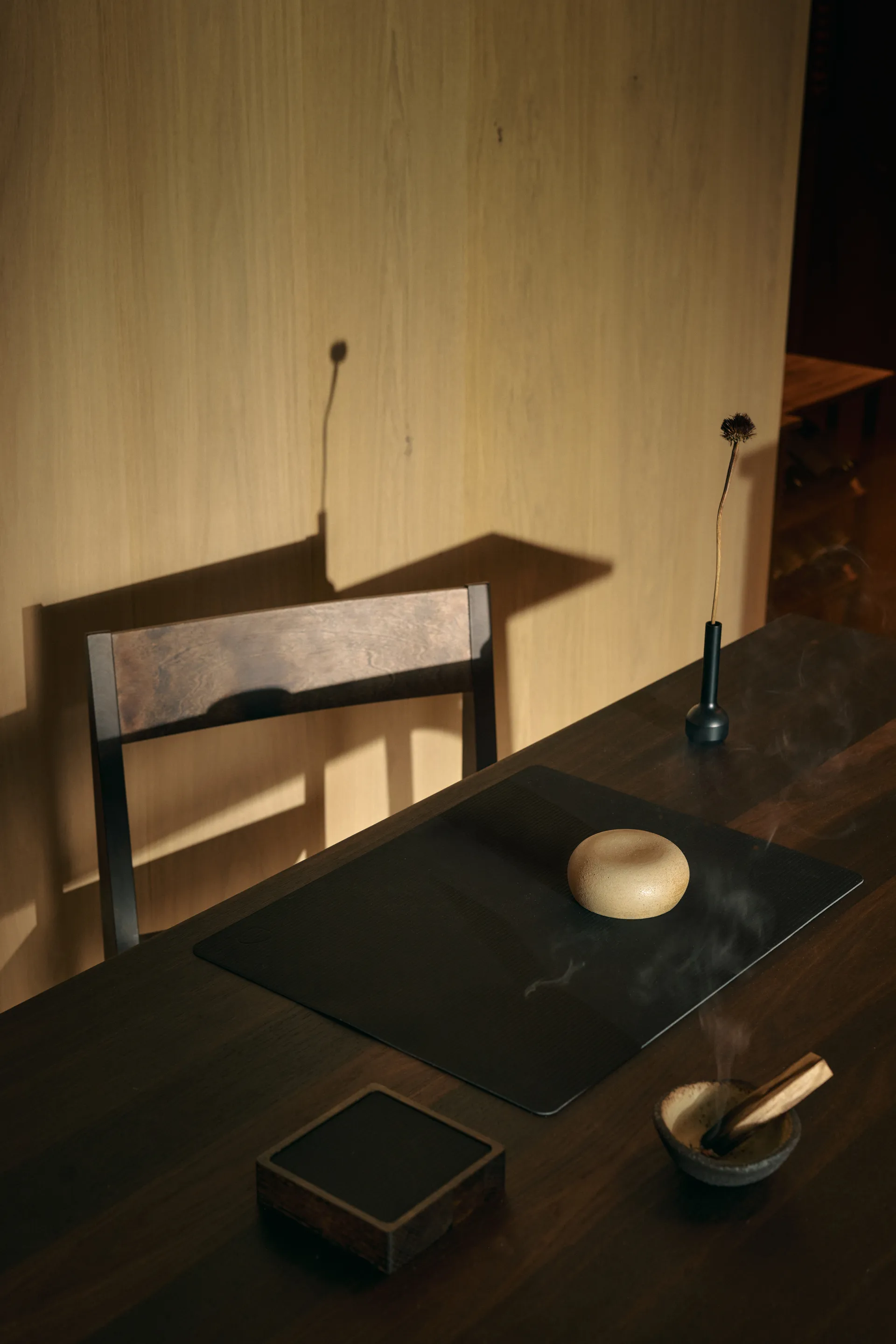 Corduroy onderzetter square, Black ink LIND DNA