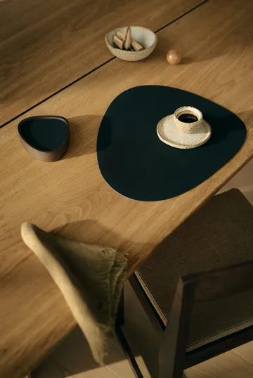 Corduroy placemat curve L - Black ink - LIND DNA