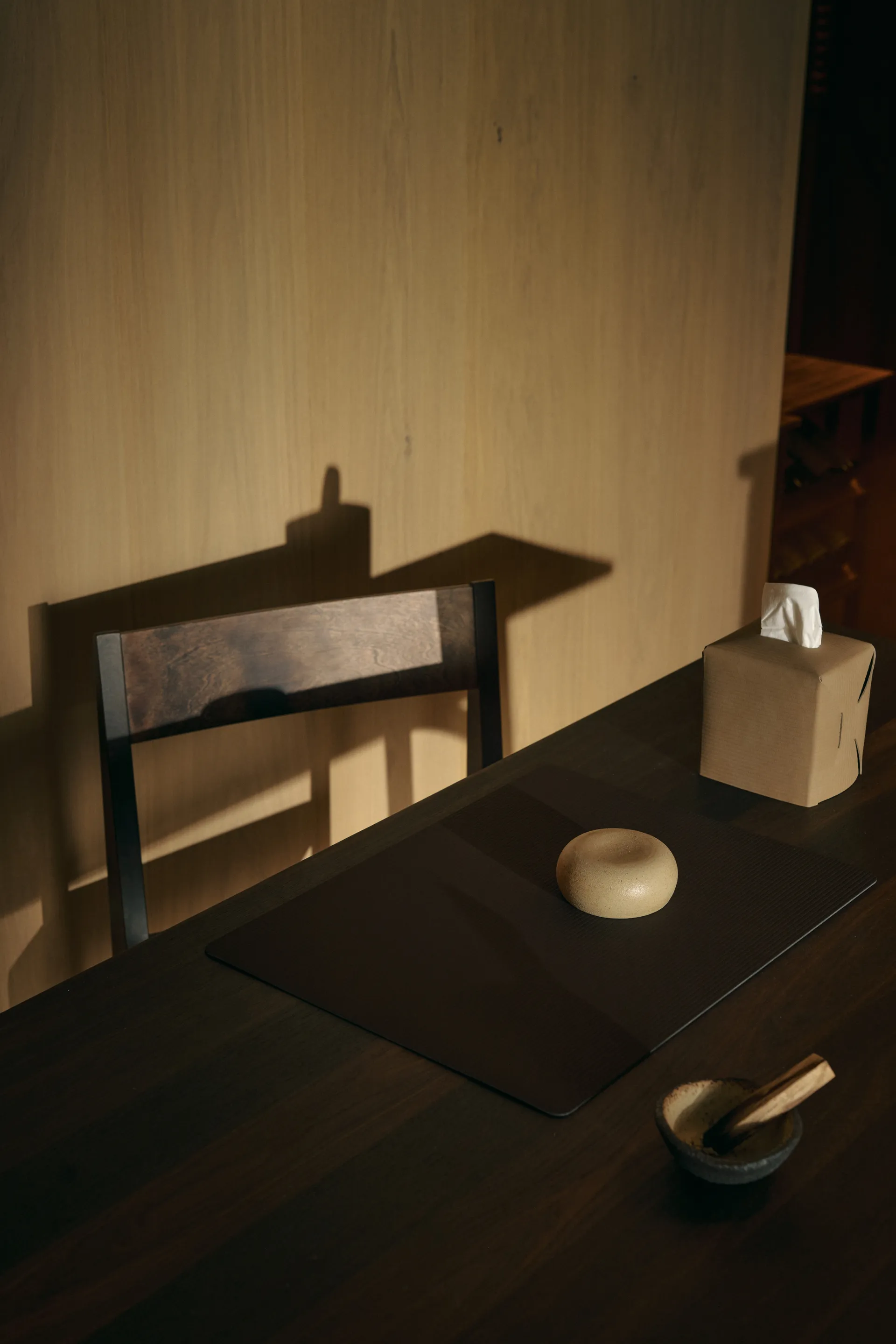 Corduroy placemat square L, Black ink LIND DNA