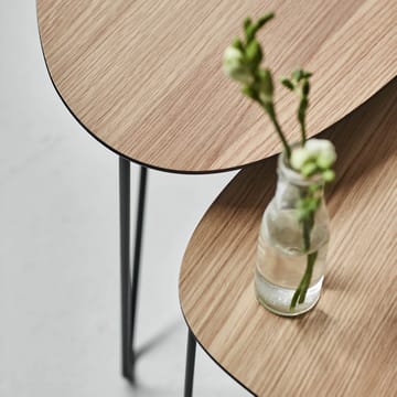 Curve bijzettafel M - Eikenhout - LIND DNA