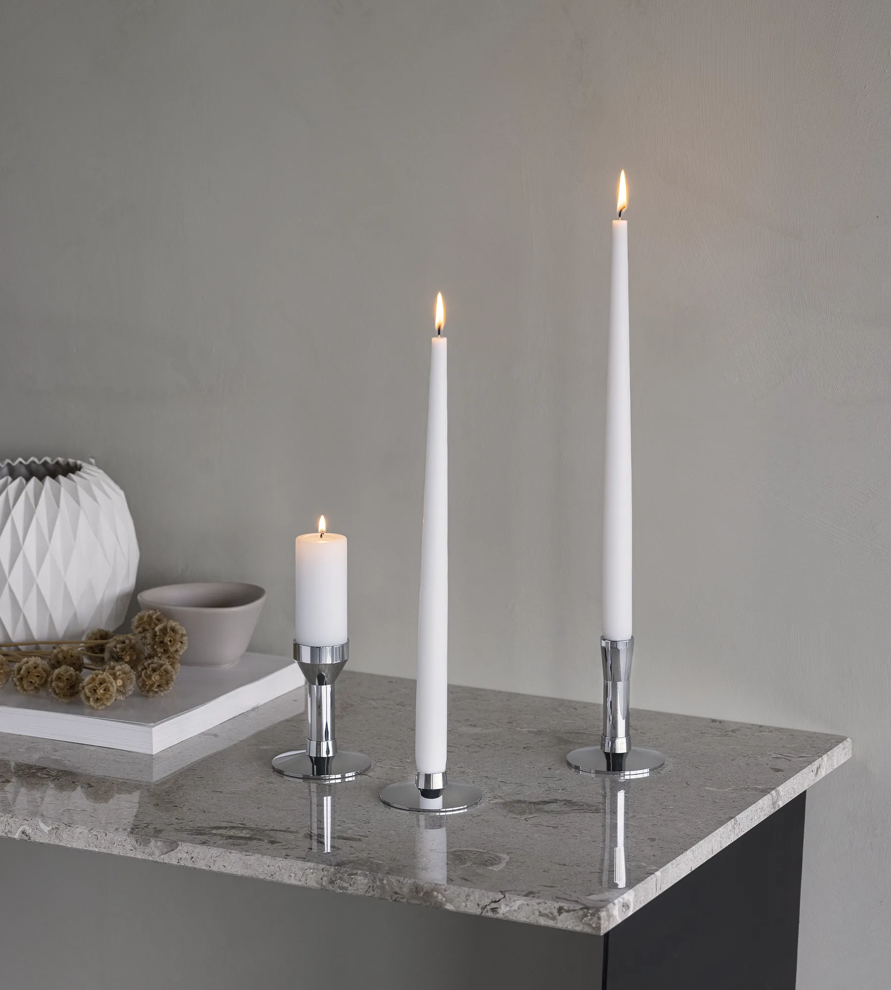 Curve Kandelaar, chrome, plinth LIND DNA