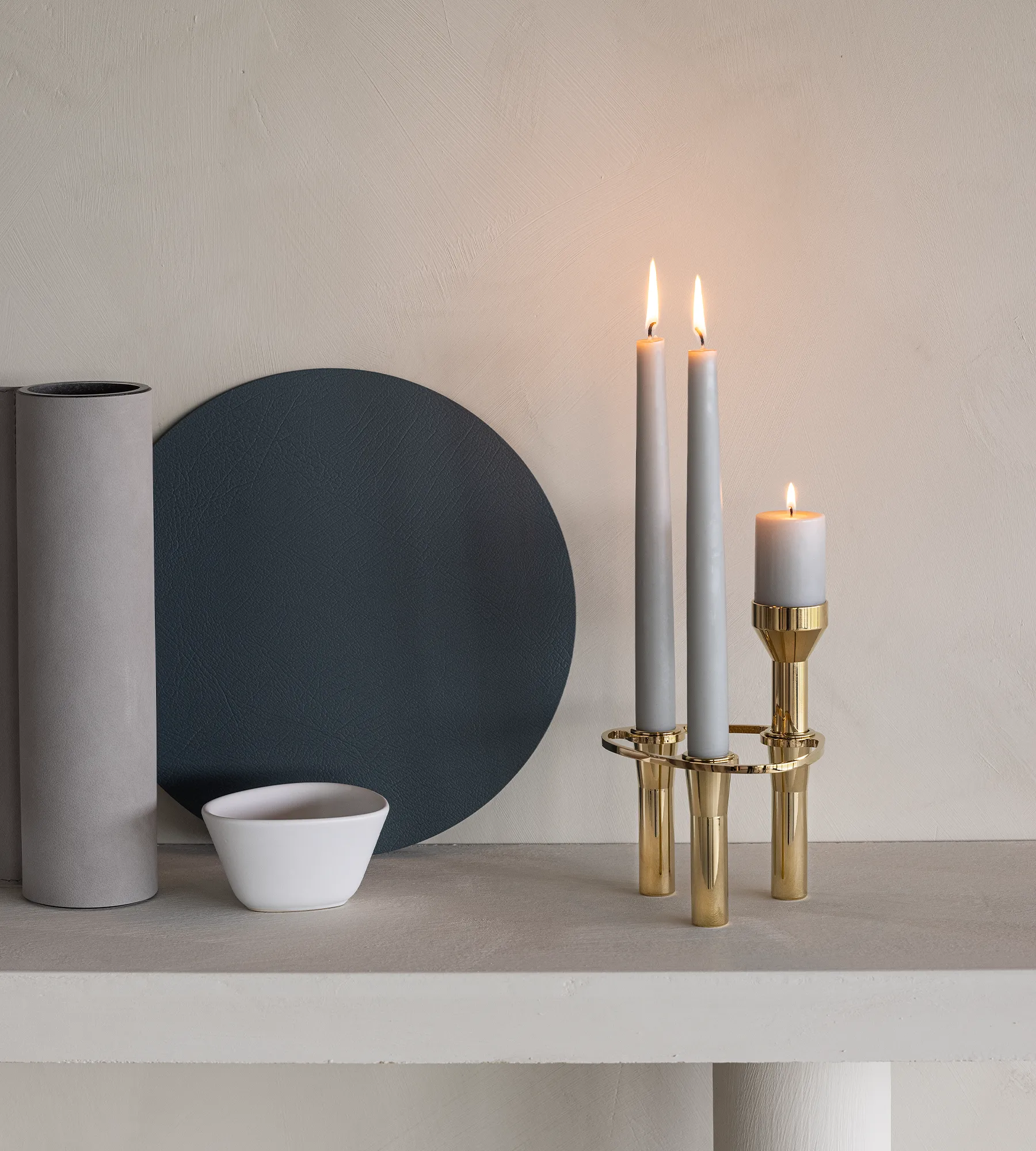 Curve Kandelaar, gold, pillar LIND DNA