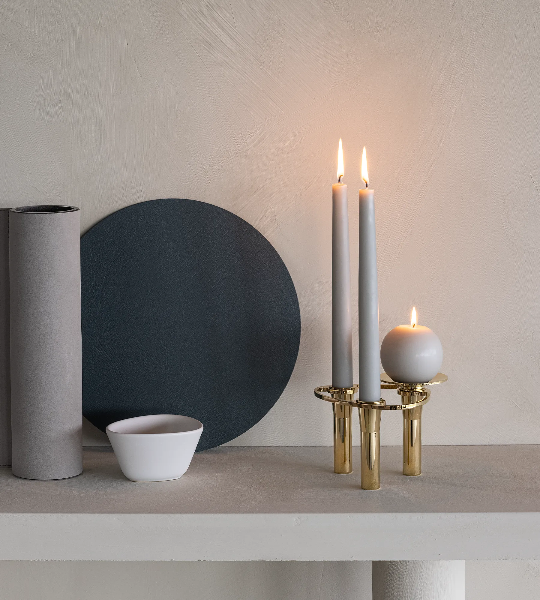 Curve Kandelaar, gold, tray LIND DNA