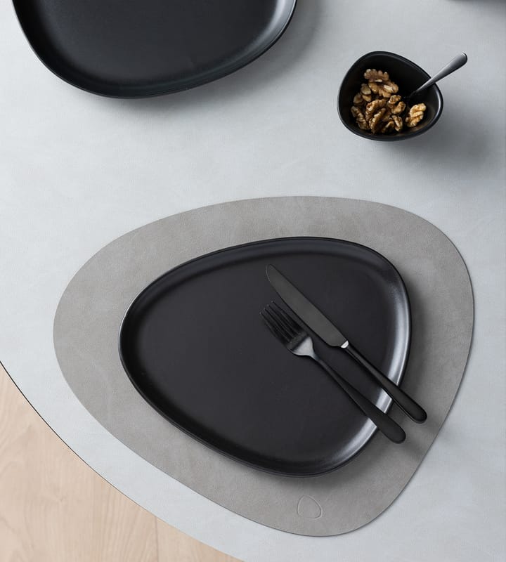 Curve Stoneware bord 26x30 cm, Black LIND DNA