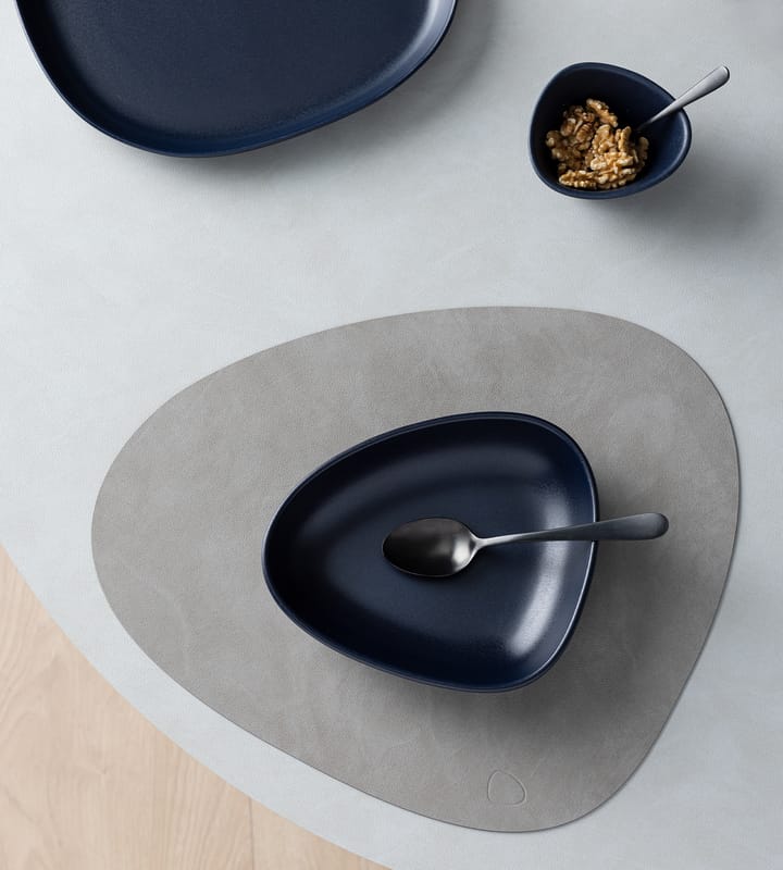 Curve Stoneware diep bord 19x22 cm, Navy blue LIND DNA