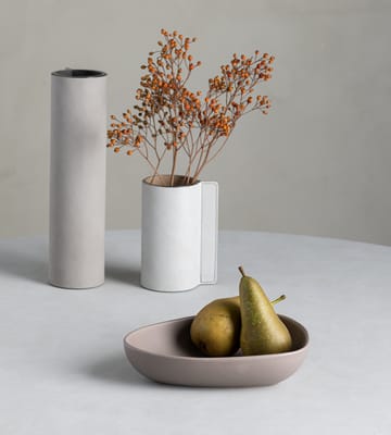Curve Stoneware diep bord 19x22 cm - Warm grey - LIND DNA